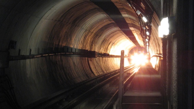 Tren en tunel seguridad