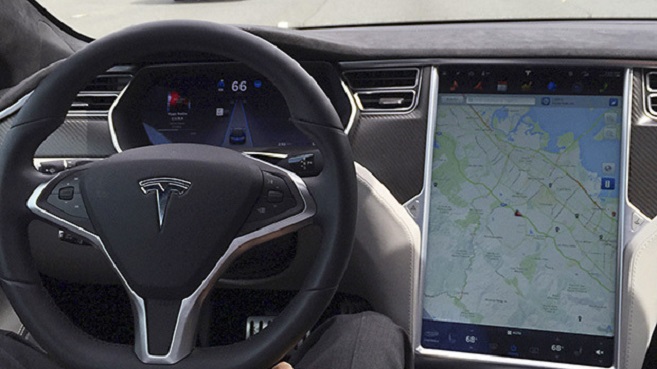 Tesla hará cambios significativos de su piloto automático